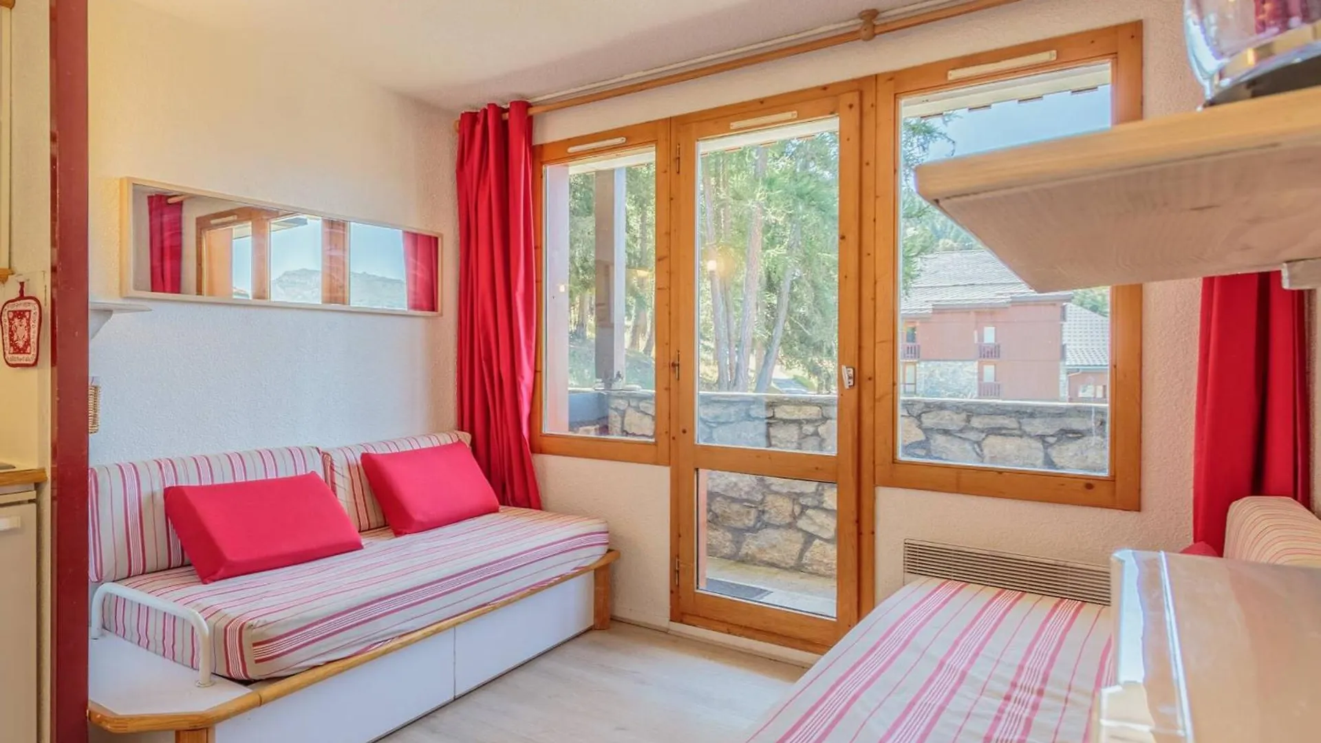 Charmant 2 Pieces Renove, Acces Skis Aux Pieds, Proche Commerces Et Remontees, Balcon Sud-Ouest - Fr-1-353-23 La Plagne Apartment